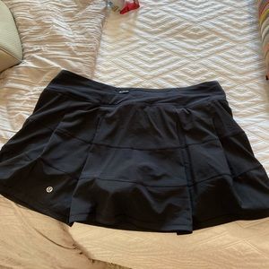 worn once size 12 tall lulu skirt!